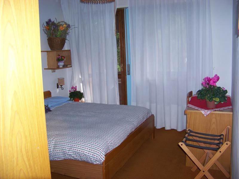Garni Pecol Bed & Breakfast Fusine Стая снимка